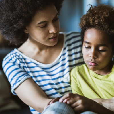 Mother and kid consolation_Skynesher.jpg